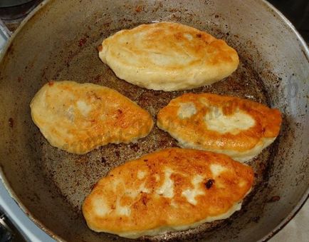 Fried plăcinte cu rețetă de carne cu fotografie