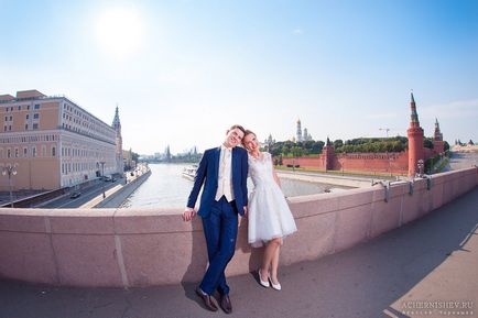 7 Poduri - tradiția nunții, fotografia noilor mireni cu prietenii, descrierea mirelui