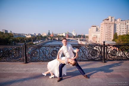 7 Bridges - esküvői hagyomány, az ifjú fényképeit barátaival, egy leírást a menyasszony (a rítus) 7 Bridges - esküvői hagyomány, az ifjú fényképeit barátaival, egy leírást a menyasszony