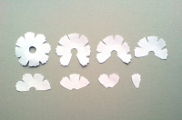 Біла квітка з паперу своїми руками
