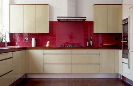 Бежева кухня в інтер'єрі фото, які шпалери і штори підібрати, варіанти з яскравими акцентами