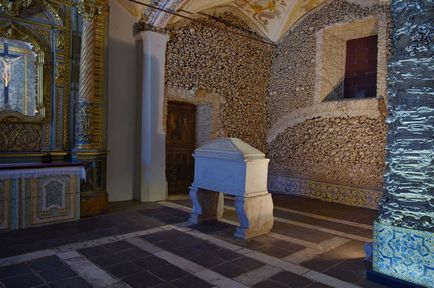 Capela oaselor din Portugalia, o osatură din orașul Évora