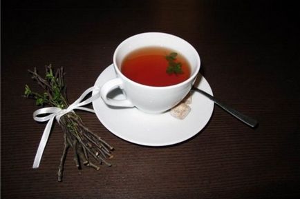 Ceaiul din ramurile de zmeură folosirea și rănirea unei băuturi, rețete de bază
