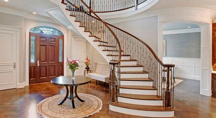 Proiectarea scărilor într-o casă privată, scări și scări, fotografii și camere cu