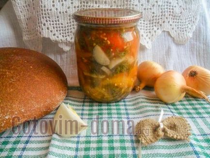 Домашні помідори на зиму з цибулею, покроковий рецепт з фото