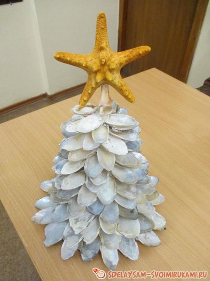 Karácsonyfa készült kagyló, a mester osztály saját kezűleg