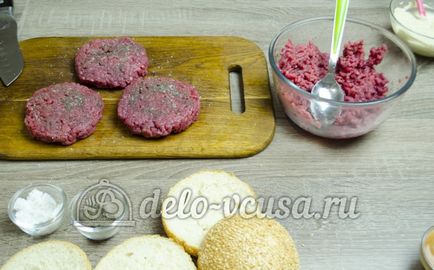 Hamburger cu carne de vită pas cu pas (19 poze)