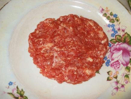 Hamburger cu castraveți și roșii