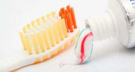 Ce pastă de dinți este cea mai bună albire și pentru dinți sensibili întregul adevăr