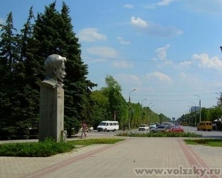 Як би ви описали своє рідне місто трьома рядками, красиво (див нижче)