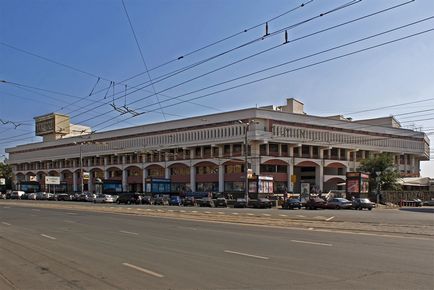 Як дістатися до універмагу московський на метро