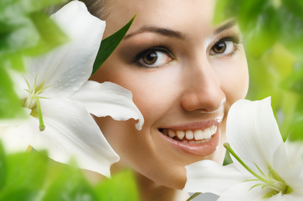 Які процедури допоможуть відбілити шкіру обличчя, вирівняти її тон
