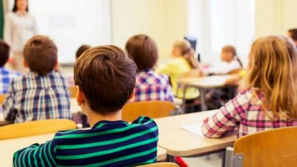 Cum să scrieți o notă la școală de la părinți despre absența copilului în sala de clasă