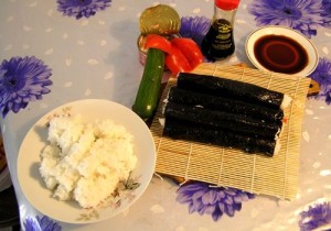 Cum să gătiți sushi acasă, o bară de rulouri de sushi