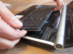 Hogyan szétszedni laptop Packard Bell, az alapokat a számítógép