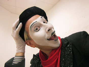 Cum sa faci o distractie pentru copii distractiva, folositoare si gustoasa clown-mime alex puch (alex puch) moscow