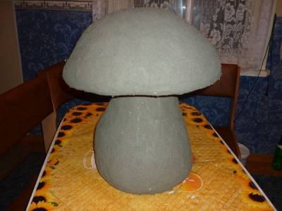 Як зробити грибочки з пінопласту і монтажної піни
