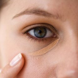 Hogyan lesz szép bőrápolási a szem körül