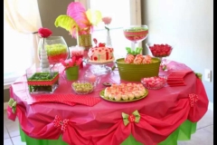 Як прикрасити стіл на день народження в домашніх умовах, фото