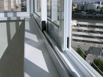 Cum se instalează ferestrele din aluminiu pe un balcon