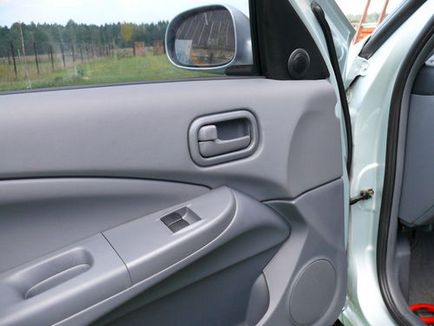 Hogyan kell telepíteni hangszórók az ajtóban Nissan Almera Classic, mind az autó Nissan Almera