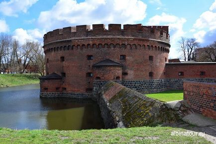 Kaliningrad Muzeul de Amber Rosgarten Poarta