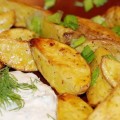 Cartofi cu slănină în cuptor - o mâncare simplă și gustoasă pentru întreaga familie