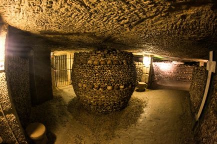 Catacombele din Paris povestea despre creație, fotografie, prețuri, cum se obține