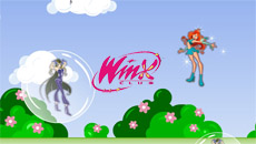 Winx Club Flora vs Bloom