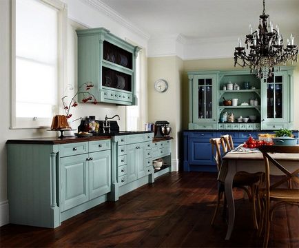 Барвисті пофарбовані кухонні шафи вдалі ідеї для оформлення кухні