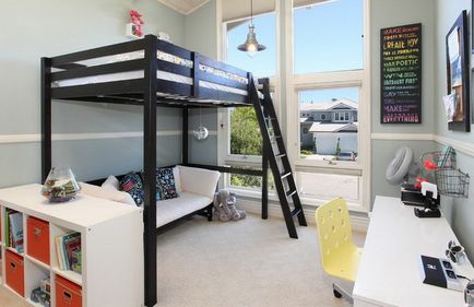 Pat de pat pentru un adolescent - ideal pentru o cameră mică