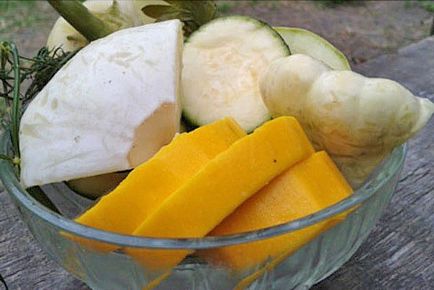 Ecetes squash a téli - a receptek hozzáadásával cukkini, uborka, paradicsom, gyors recept