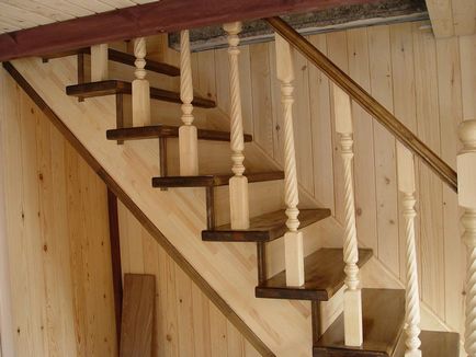 Instalarea scărilor din lemn cum să fixați un pol pe perete, instalarea și repararea, la etajul al doilea al casei,