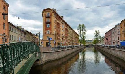 Embankment al Canalului Griboedov din Sankt Petersburg fotografie, adresa