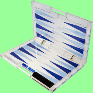 Backgammon din plexiglas - sfaturi despre crearea de table din plexiglas