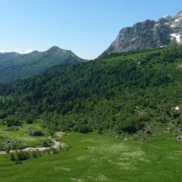 Pentru weekend - în munți, în Teritoriul Krasnodar, în Adygea