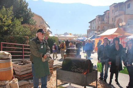 Toamna în Franța miroase de castane ... fête de la châtaigne - sărbătoare de castane naționale