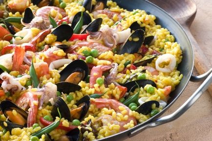 Paella tenger gyümölcseivel és szalonnával recept