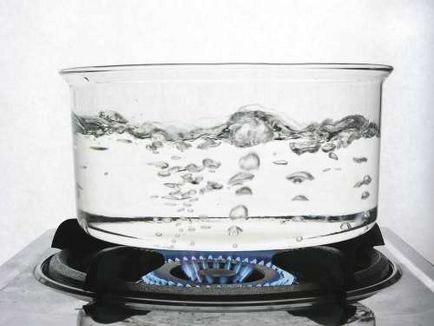 De ce nu puteți fierbe apă de două ori obișnuită, dăunătoare sănătății