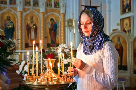 Чому не можна підпалювати свічку від поруч стоїть причина бентежать!