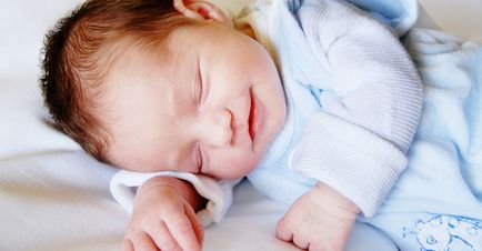 De ce copilul transpira capul în timpul hrănirii, în somn