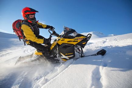 Pokatushki pe un snowmobil în dombai și teberda, rasă de snowmobile montane, l