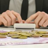 Privatizarea terenurilor după 1 martie 2017 - va fi prelungită, sub o casă privată, plătită