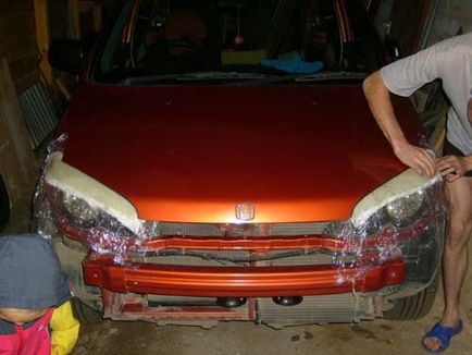 Csillók az autók a kezével, a klub Toyota Corolla