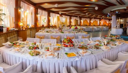 Restaurant - o moară de pescuit (evenimente) Restaurant - stan de pescuit