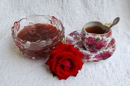 Рецепти варення з пелюсток троянд
