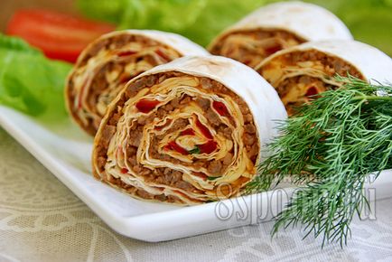 Roll de lavash cu carne tocată și legume rețetă cu fotografie pas cu pas