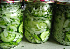 Salată de castravete pentru rețetele de iarnă fără sterilizare