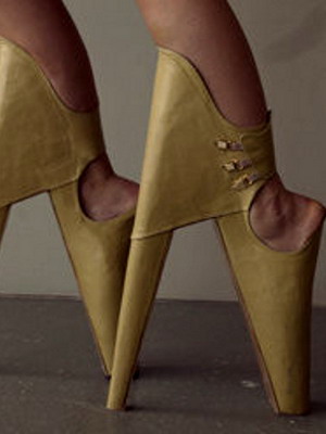 Cele mai neobișnuite pantofi din lumea modelelor foto