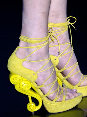 Cele mai neobișnuite pantofi din lumea modelelor foto